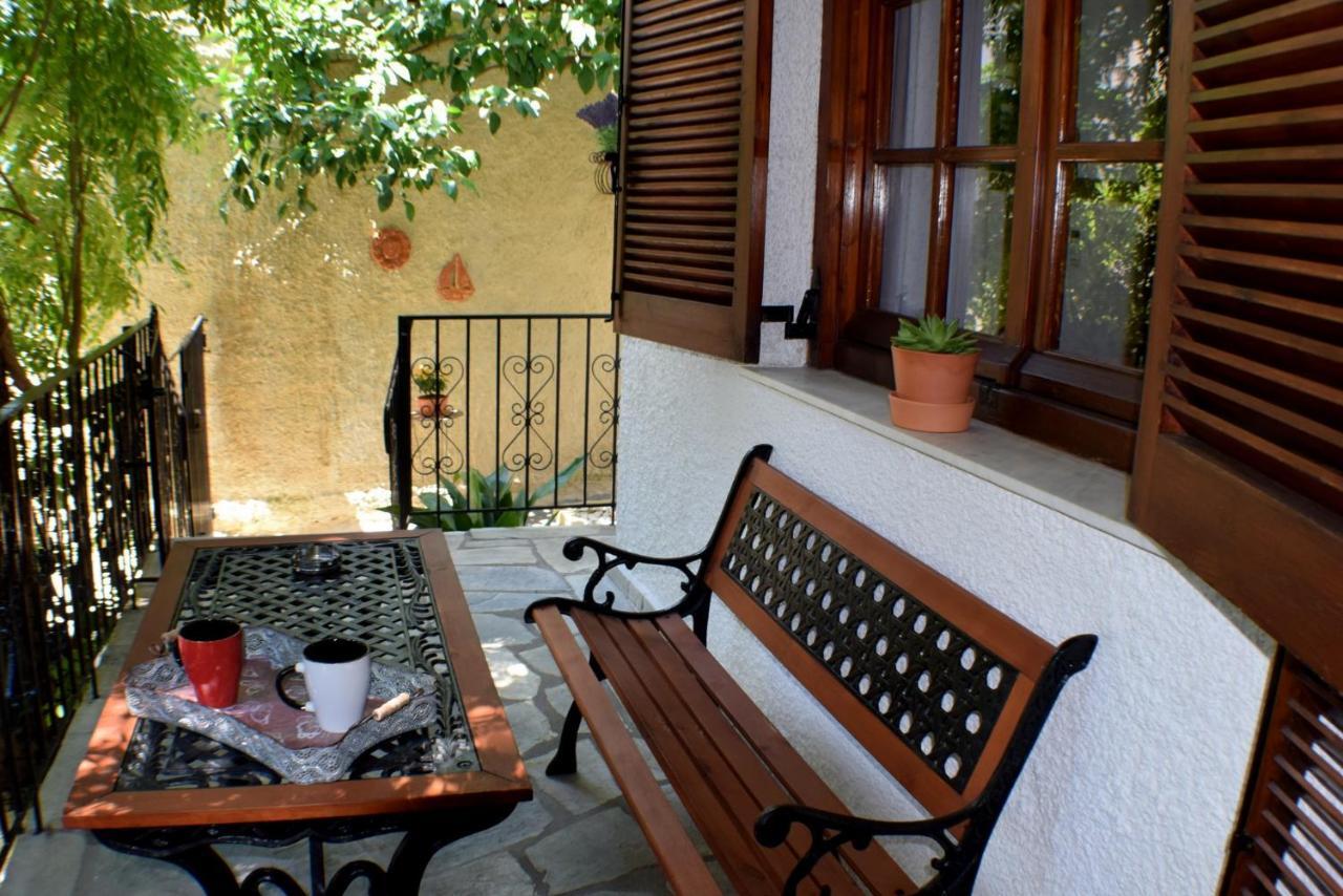 House Inside Garden Apartamento Volos Exterior foto